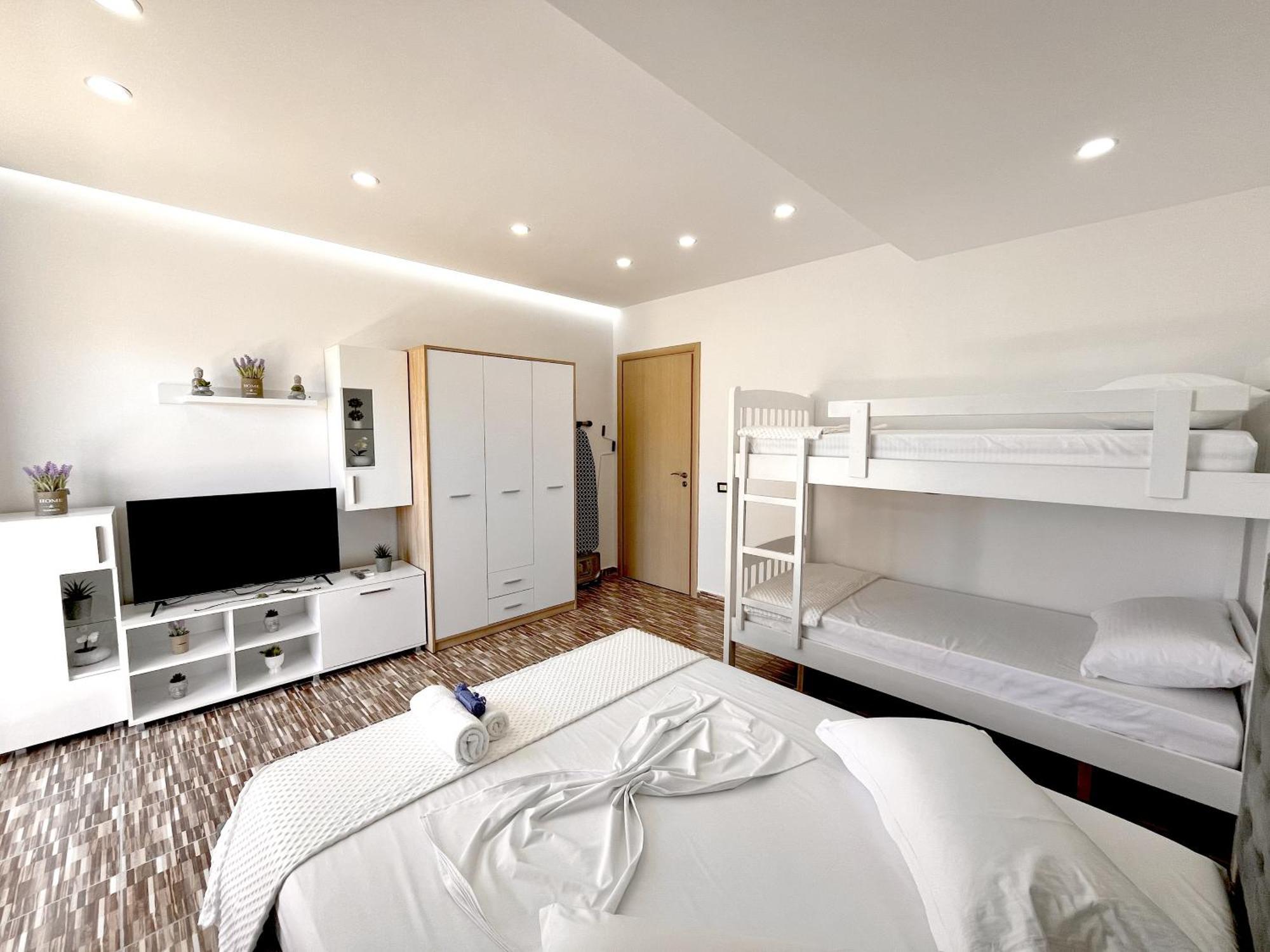 Kam Apartments In The City Center Vlore Bagian luar foto