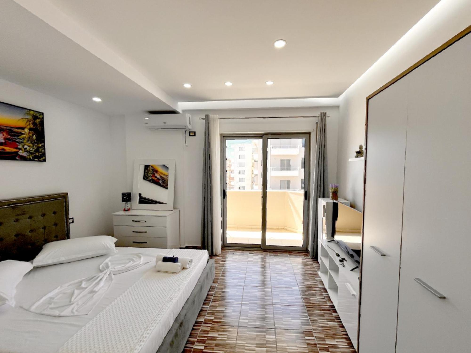 Kam Apartments In The City Center Vlore Bagian luar foto