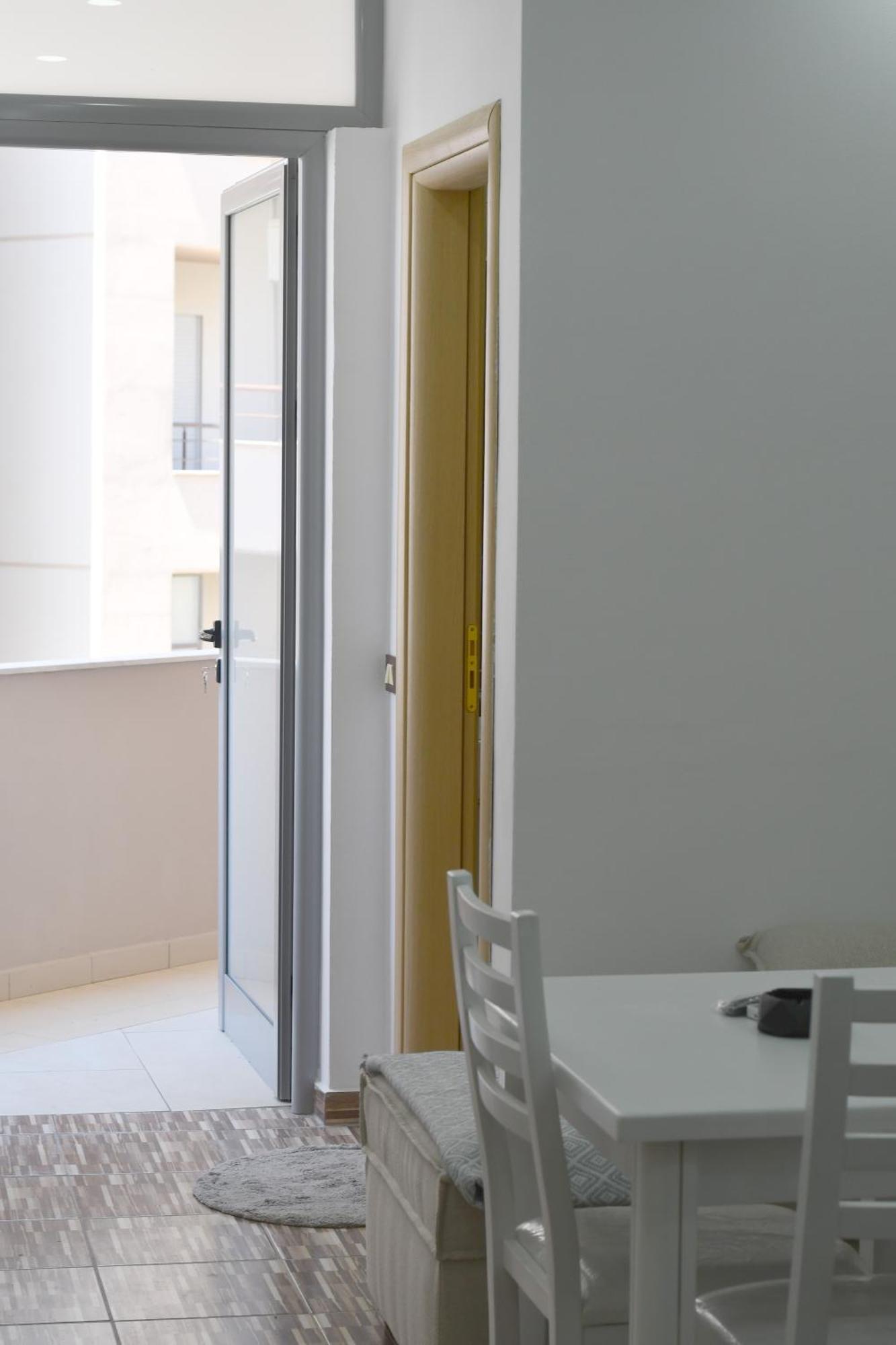 Kam Apartments In The City Center Vlore Bagian luar foto