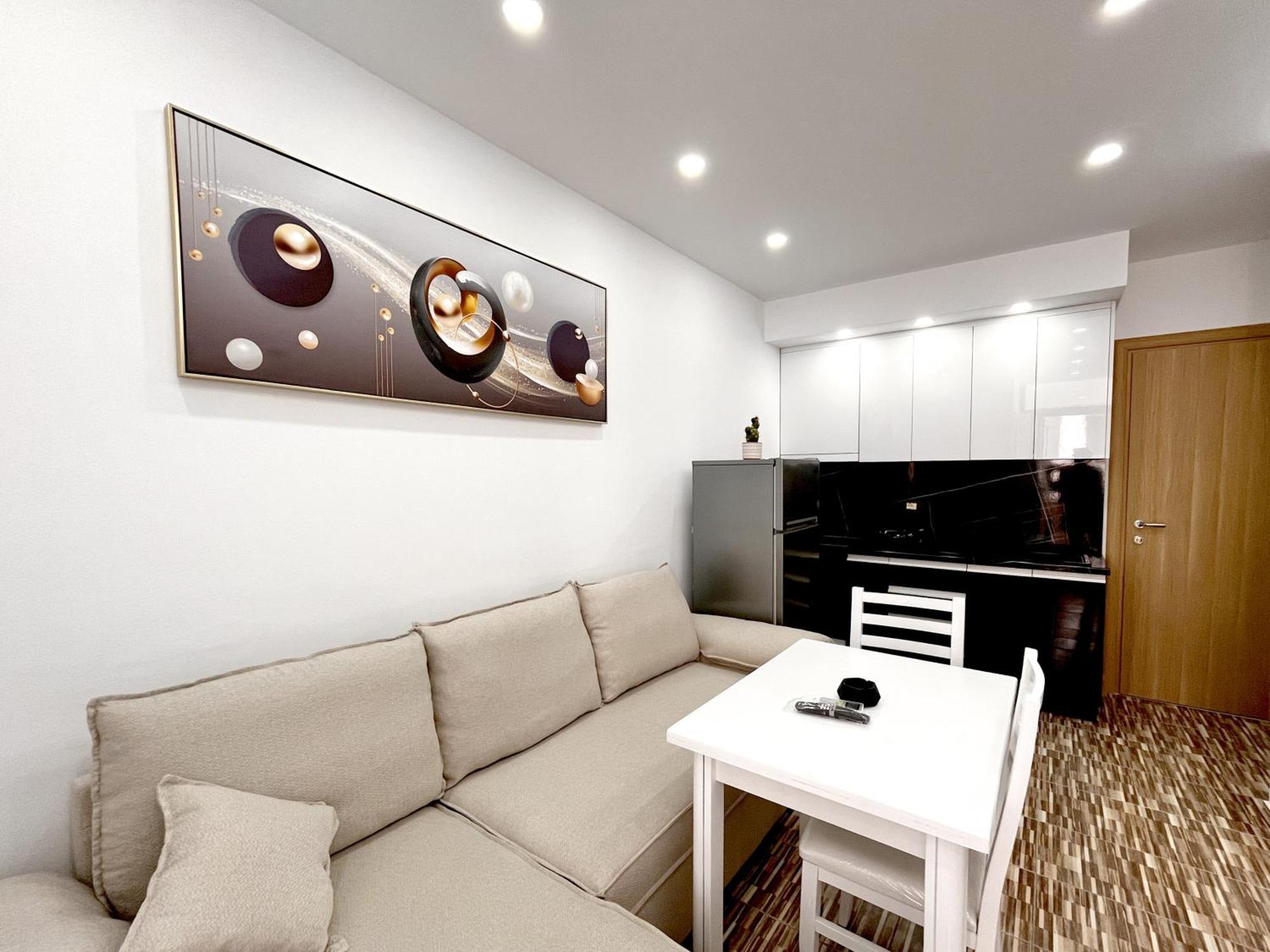 Kam Apartments In The City Center Vlore Bagian luar foto