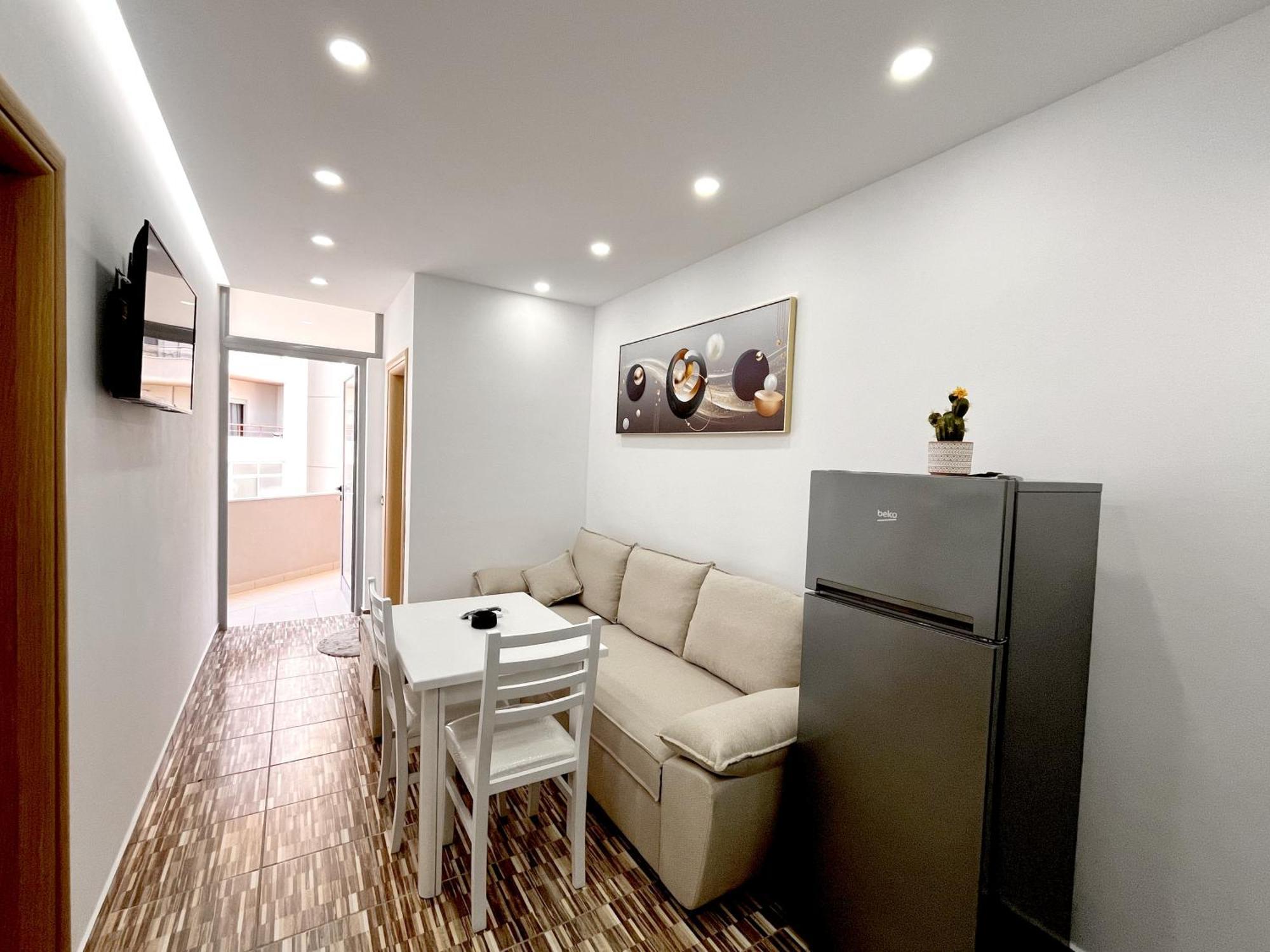 Kam Apartments In The City Center Vlore Bagian luar foto